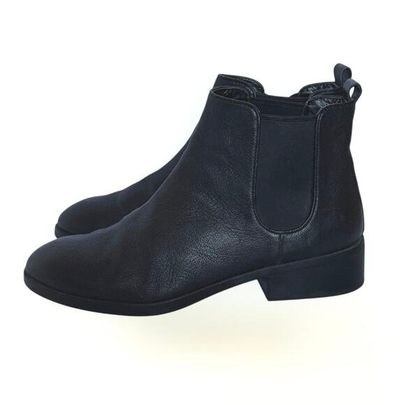 Cole HAAN Women’s Landsman Black Leather Ankle Bootie Side Gored Size 9.5 M - Picture 2 of 9